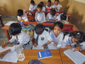 Фонд Варнава покрывает текущие расходы этой школы в Пакистане